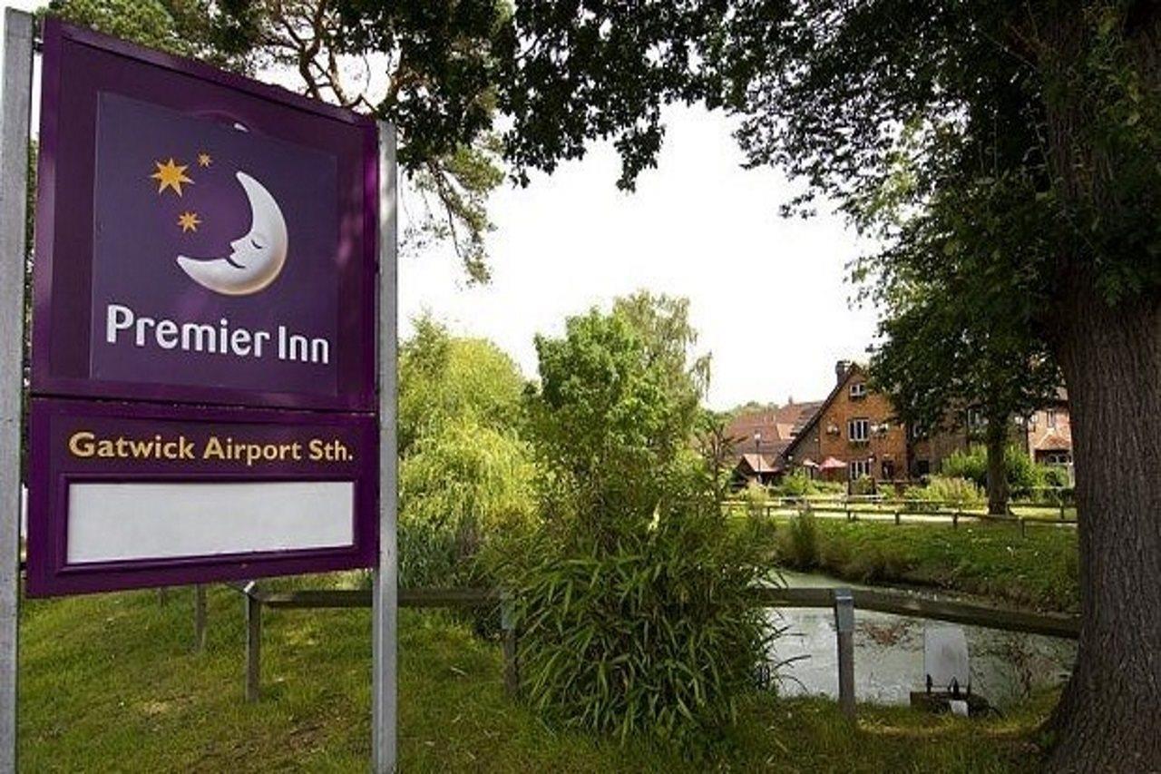 Premier Inn London Gatwick Airport South - London Road Crawley  Ngoại thất bức ảnh